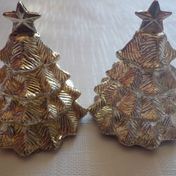 Elegance Silver Salt and Pepper Shakers - Picture 3 of 4